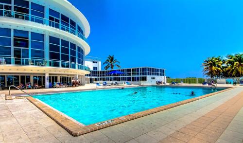 BayView Intracoastal Studio with Pool and Direct Beach Access, Free Parking in Miami Beach, USA