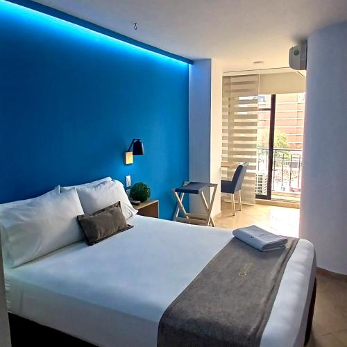 Standard Double Room image 2