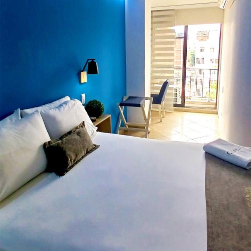 Standard Double Room image 5