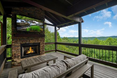 On the Horizon in Mineral Bluff, USA
