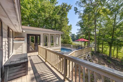 Waterfront Urbanna Home w/ Private Dock in Irvington (VA)
