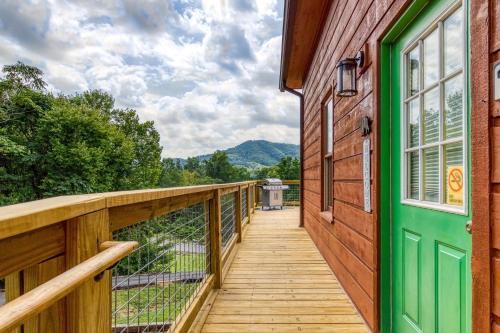 Riverside Mountain Retreat in Sevierville, USA