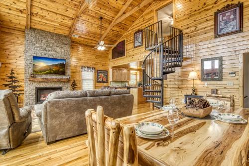 Riverside Mountain Retreat in Sevierville, USA