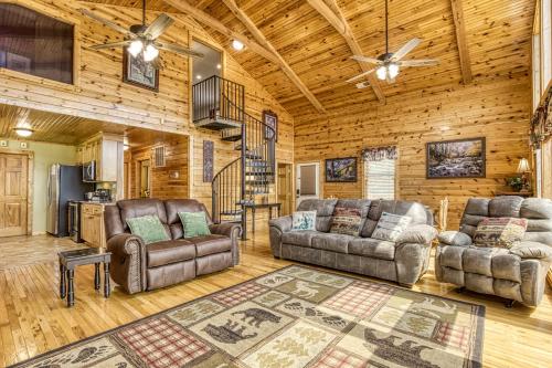 Riverside Mountain Retreat in Sevierville, USA