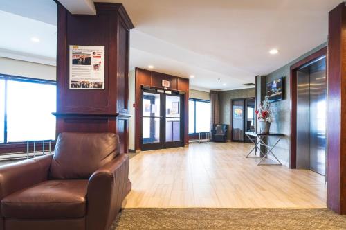 ล็อบบี้, Sinbads Hotel & Suites in แกนเดอร์ (นิวบรันสวิค)