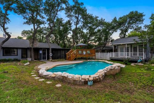 Serene Family Retreat King Beds Pool Hot Tub and Games in Cedar Park, USA