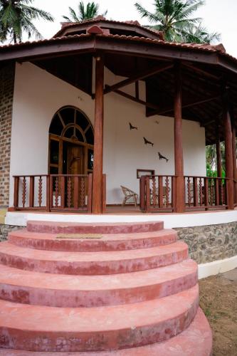 Banyan Beach Cottage SRI LANKA in Komari