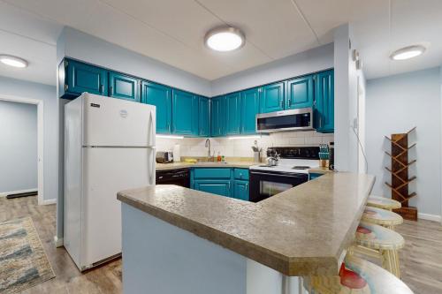 Mountain Village 5A Unit 121 in Dover, USA