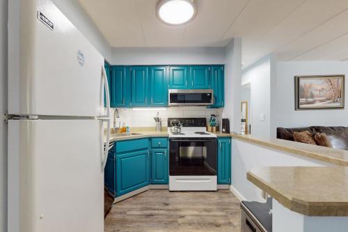 Mountain Village 5A Unit 121 in Dover, USA