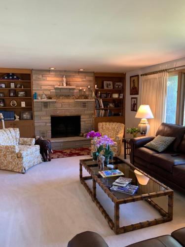 Private Guest Bedroom-1W West Room - Close to Lake Michigan in Sheboygan, USA