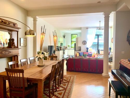2 bedrooms with 2 private bathrooms in lovely home in New York, USA