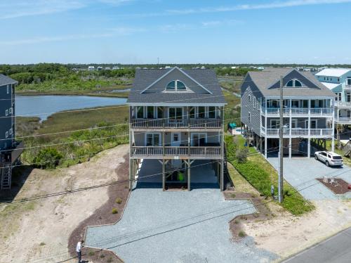 Bluewater Villa by Sea Scape Properties Bluewater Villa by Sea Scape Properties