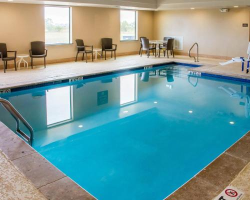 สระว่ายน้ำ, Comfort Inn & Suites San Marcos near Outlet Mall in ซานมาร์คอส (TX)