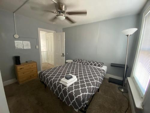 Clover 2900 - Apartment and Rooms with Private Bathroom near Washington Ave South Philly, Philadelphia (foto 6)