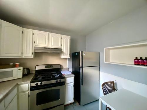 Clover 2900 - Apartment and Rooms with Private Bathroom near Washington Ave South Philly - Collingswood, NJ