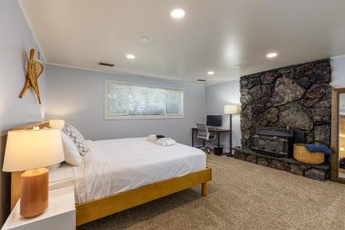 Private Apartment Near Canyons | King Bed + Full Kitchen + BBQ - image 3
