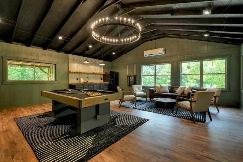 Tucked Away in Mineral Bluff, USA