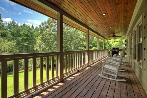Tucked Away in Mineral Bluff, USA