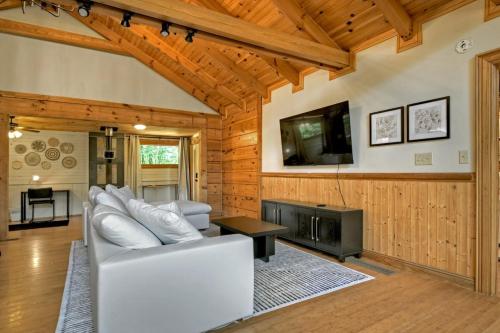 Tucked Away in Mineral Bluff, USA
