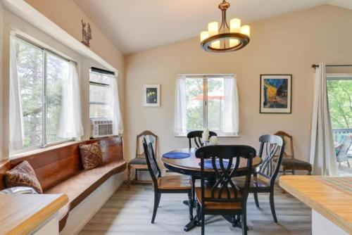 NEW! Cozy & Secluded House w/Deck - Near Yosemite! detail
