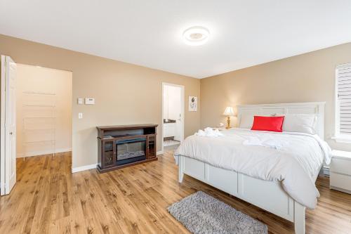 Spacious 4br Home in Fleetwood, with Free Parking in Guildford, Canada