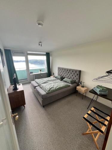 Panoramablick über den See (Panoramablick uber den See) in Bad Segeberg