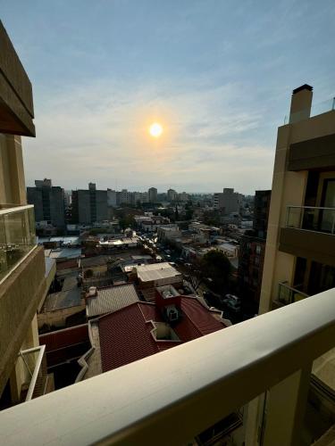 Deluxe One-Bedroom Apartment with City View image 2
