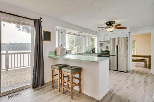 Serene Shelton Sanctuary with Private Beach and Kayaks Serene Shelton Sanctuary with Private Beach and Kayaks