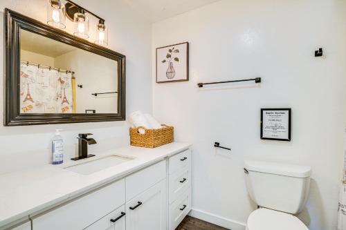 Serene Shelton Sanctuary with Private Beach and Kayaks Serene Shelton Sanctuary with Private Beach and Kayaks