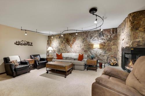 Lake Cliffe E203 by Great Western Lodging in Dillon, USA