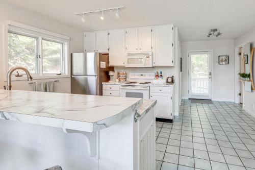 Lakefront LaFollette Home with Decks, Dock and Views! in Flat Hollow, USA