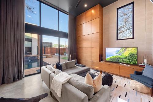 Luxe Villa Austin Oasis in Austin, USA
