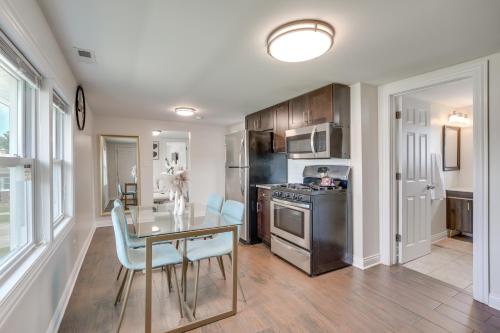 Dog-Friendly Unit Near Chicago with Backyard! in Blue Island, USA