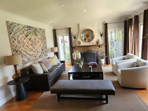 The Genesee Luxury Villa With Pool & Pet Friendly in Los Angeles, USA