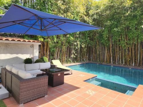 The Genesee Luxury Villa With Pool & Pet Friendly in Los Angeles, USA
