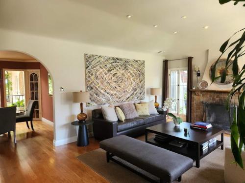 The Genesee Luxury Villa With Pool & Pet Friendly in Los Angeles, USA