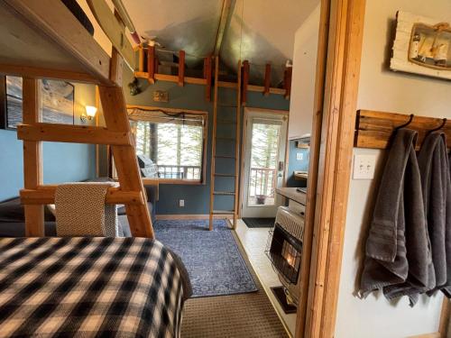 Lost Anchor Cabins - Ocean-view cabins on the bluff in Enhorpointa (AK)