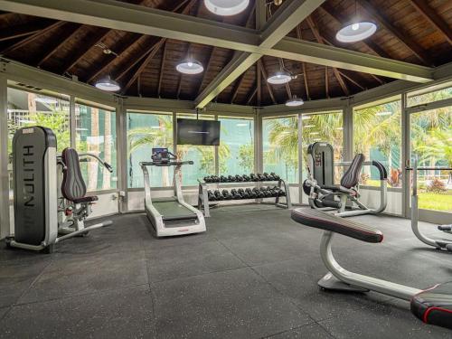 Delightful 1BR Condo Next to Disney With Lake view in Vineland, USA