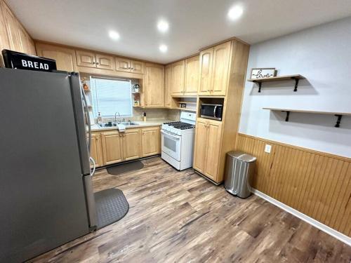 Large 3Bedrooms 1 Bath Near DownTown Dining in Winter Haven, USA