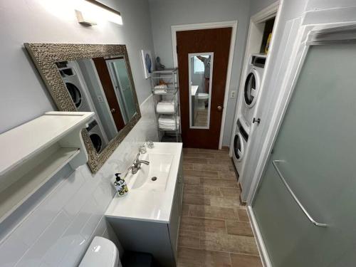 Large 3Bedrooms 1 Bath Near DownTown Dining in Winter Haven, USA