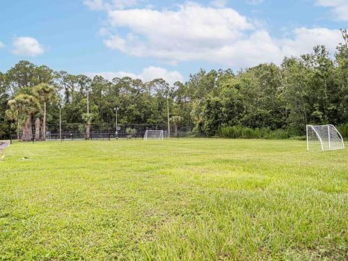 Elegant 1BR Haven in Orlando & 5 minutes to Disney in Vineland, USA