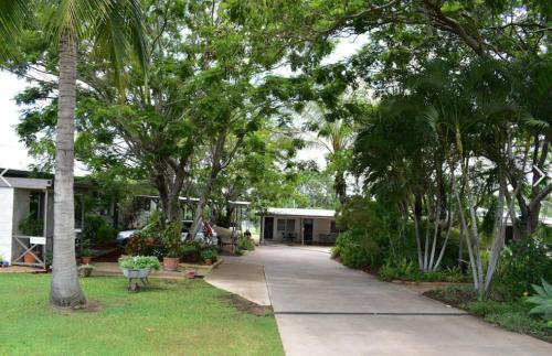 Hillview Motel Charters Towers QLD in ชาเตอรส์ทาวเวอรส์