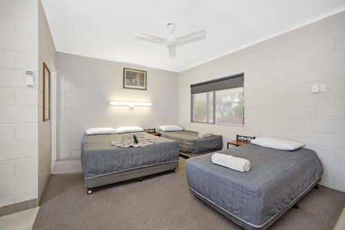 Hillview Motel Charters Towers QLD in ชาเตอรส์ทาวเวอรส์