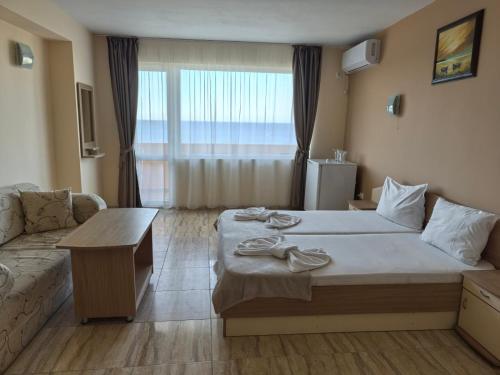 Triple Room with Balcony room in Family Hotel Alfa Vita