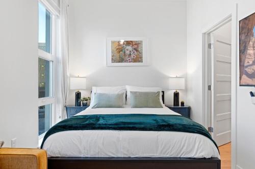Downtown Lux Townhouse 3BD 3BA Downtown Lux Townhouse 3BD 3BA