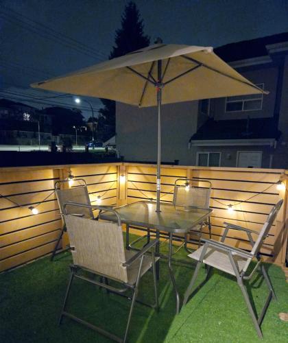 Beautiful Room In the Heart of Vancouver! Private Parking, Self Check-in & Just 4 mins to Metrotown! in Burnaby, Canada