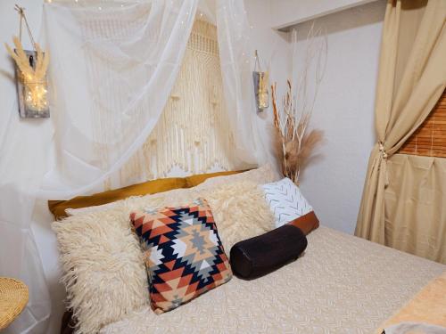 Beautiful Room In the Heart of Vancouver! Private Parking, Self Check-in & Just 4 mins to Metrotown! in Burnaby, Canada