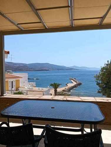 Volissos Holiday Homes in 普拉卡
