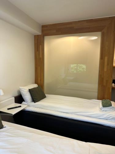 2 twin beds