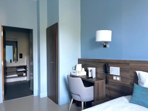 room detail thumbnail 1